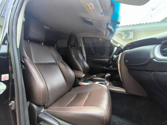TOYOTA HILUX 2.8 SRX 4X4 CD 16V DIESEL 4P AUTOMÁTICO